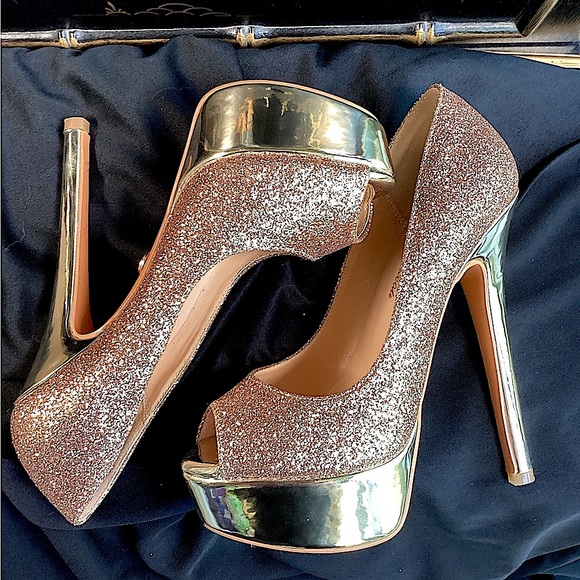 Petite Cadeau Danielle Gold Glitter Heels - Picture 12 of 12